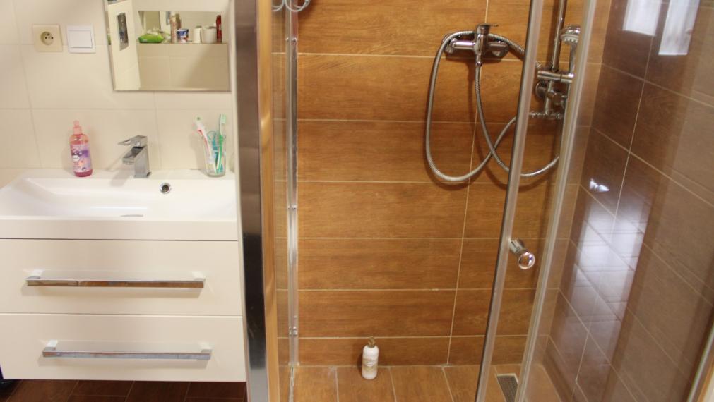 SPEKTRUM REALITY - Na PREDAJ Dvojgeneračný 7-izbový rodinný dom s garážou, Kamenec pod Vtáčnikom, okres Prievidza