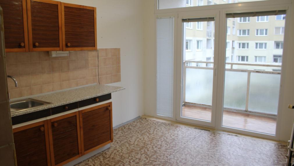 PREDANÉ-SPEKTRUM REALITY- Na Predaj 3-izbový byt, 70 m2 s loggiou, okres Prievidza, sídlisko Zapotôčky