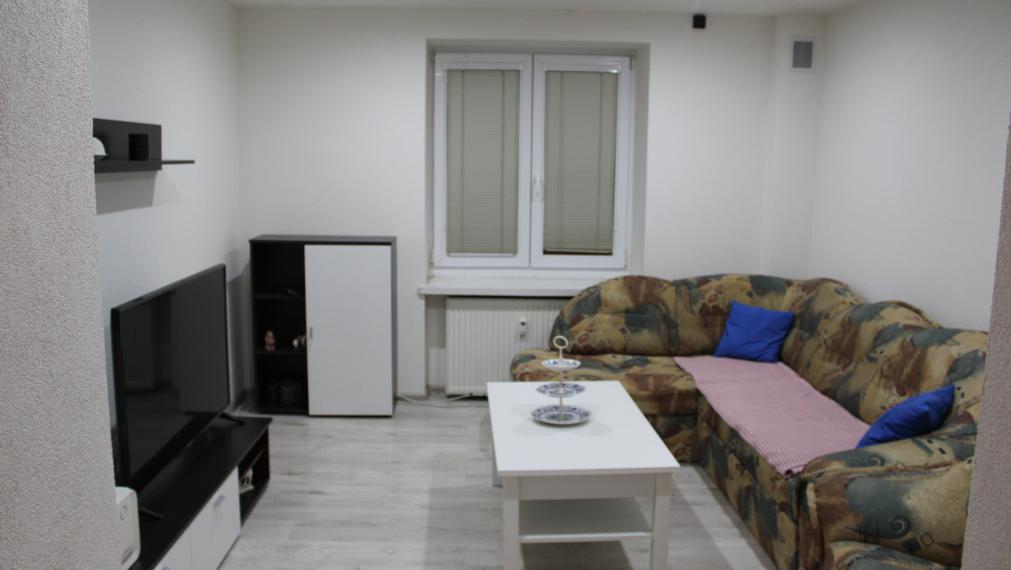 SPEKTRUM REALITY Vám ponúka na PREDAJ 2 -izbový byt 51 m2, Handlová ul. 29. Augusta