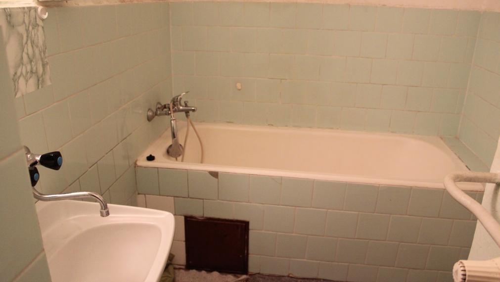 SPEKTRUM REALITY Vám ponúka na PREDAJ 2 -izbový byt 51 m2, Handlová ul. 29. Augusta