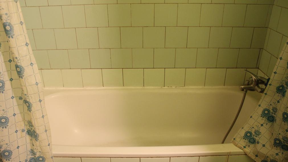 SPEKTRUM REALITY Vám ponúka na PREDAJ 2 -izbový byt 66 m2, Handlová ul. 29. Augusta