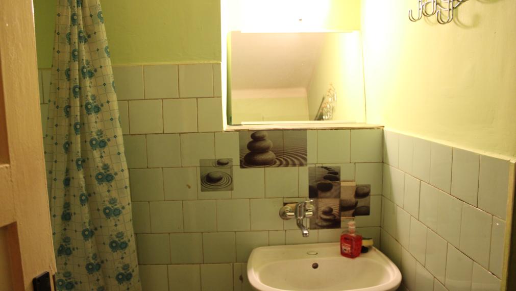 SPEKTRUM REALITY Vám ponúka na PREDAJ 2 -izbový byt 66 m2, Handlová ul. 29. Augusta