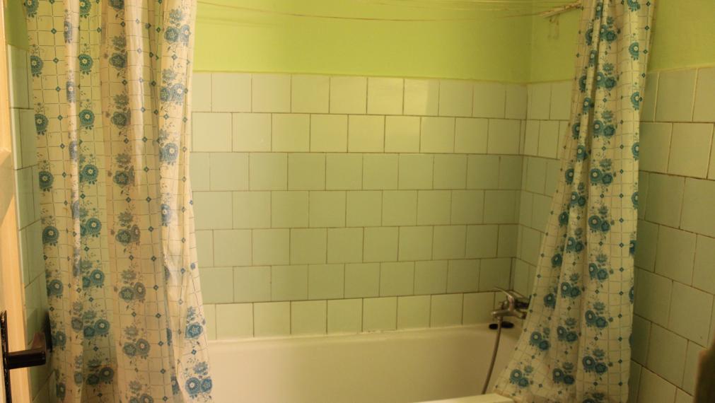 SPEKTRUM REALITY Vám ponúka na PREDAJ 2 -izbový byt 66 m2, Handlová ul. 29. Augusta