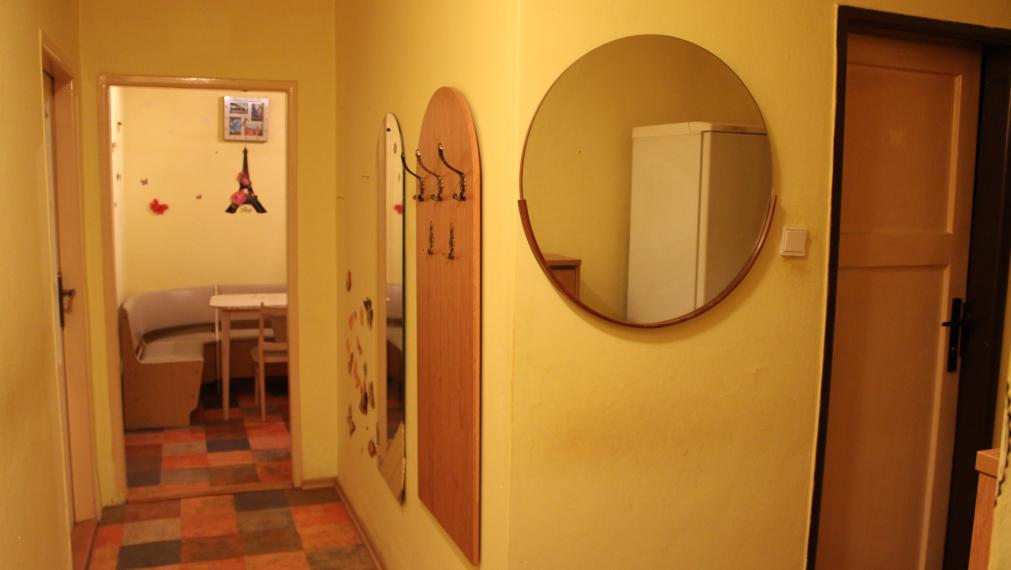 SPEKTRUM REALITY Vám ponúka na PREDAJ 2 -izbový byt 66 m2, Handlová ul. 29. Augusta