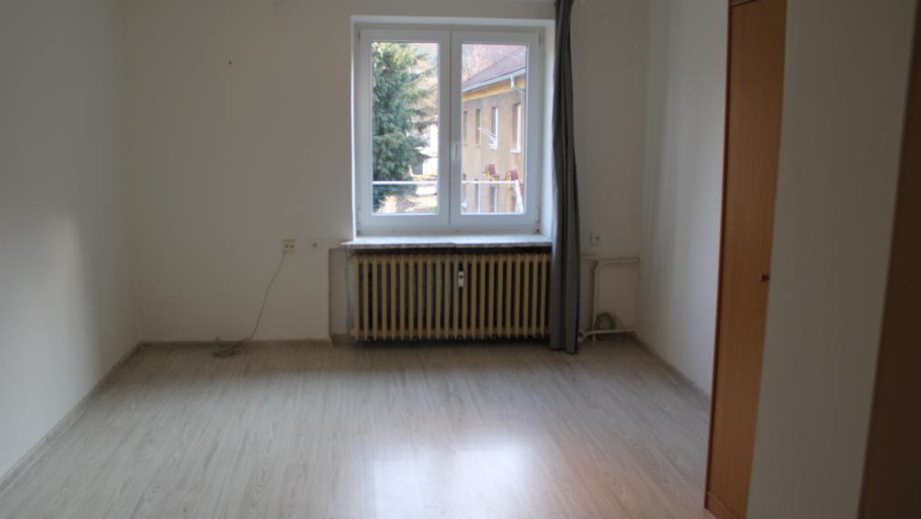 SPEKTRUM REALITY Vám ponúka na PREDAJ 2 -izbový byt 64 m2, Handlová ul. 29. Augusta