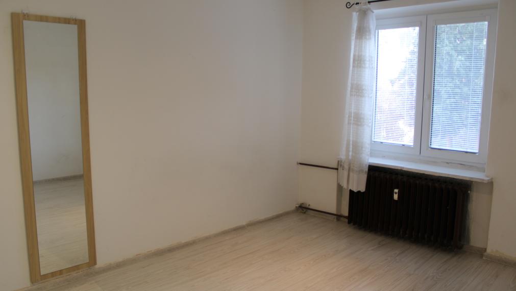 SPEKTRUM REALITY Vám ponúka na PREDAJ 2 -izbový byt 64 m2, Handlová ul. 29. Augusta