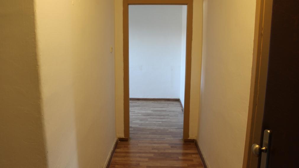 SPEKTRUM REALITY Vám ponúka na PREDAJ 2 -izbový byt 64 m2, Handlová ul. 29. Augusta