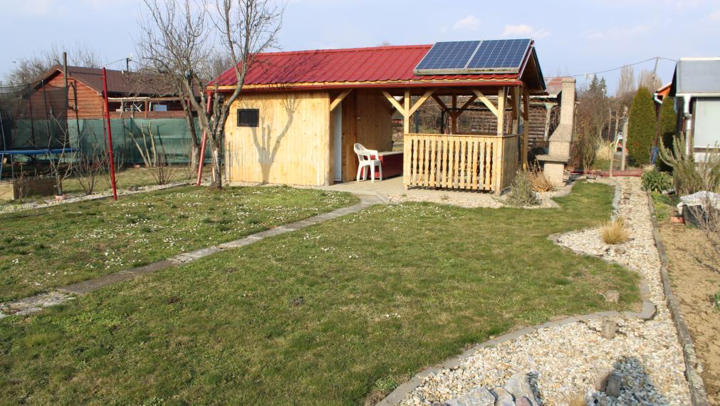 EXKLUZÍVNE- SPEKTRUM REALITY- Na Predaj záhradná chatka s pozemkom 218 m2,, záhradkárska osada " Partizánske