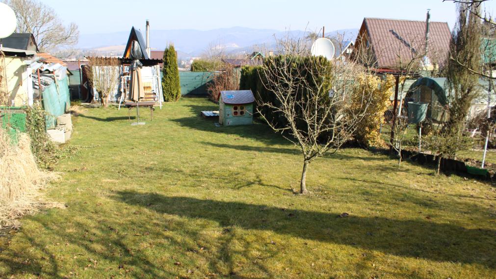 EXKLUZÍVNE- SPEKTRUM REALITY- Na Predaj záhradná chatka s pozemkom 385 m2,, záhradkárska osada SNP " Handlová