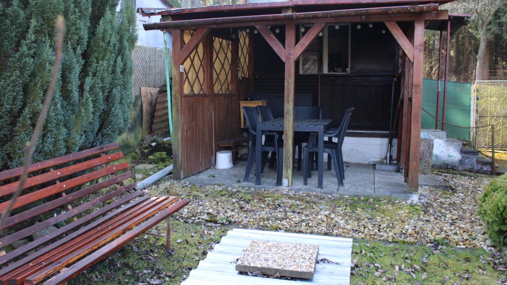 EXKLUZÍVNE- SPEKTRUM REALITY- Na Predaj záhradná chatka s pozemkom 385 m2,, záhradkárska osada SNP " Handlová