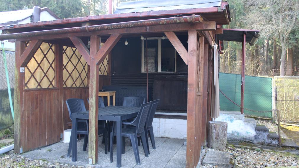 EXKLUZÍVNE- SPEKTRUM REALITY- Na Predaj záhradná chatka s pozemkom 385 m2,, záhradkárska osada SNP " Handlová