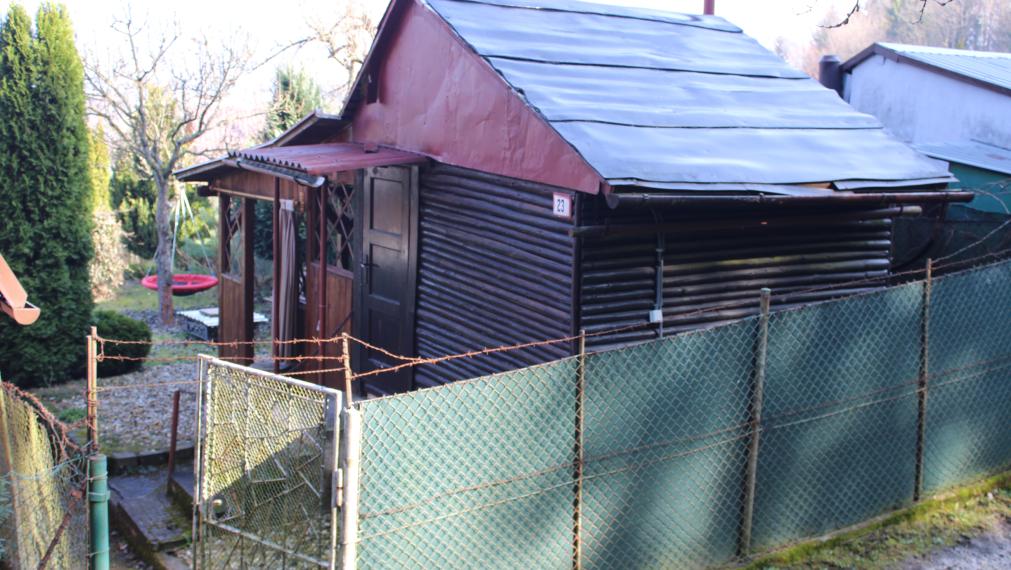 EXKLUZÍVNE- SPEKTRUM REALITY- Na Predaj záhradná chatka s pozemkom 385 m2,, záhradkárska osada SNP " Handlová