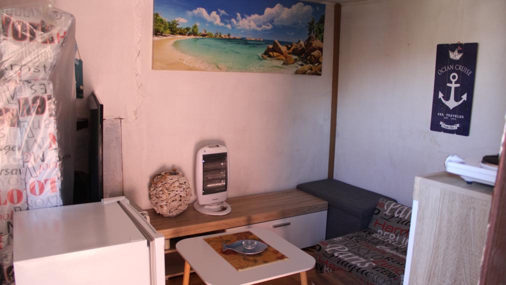 EXKLUZÍVNE- SPEKTRUM REALITY- Na Predaj záhradná chatka s pozemkom 385 m2,, záhradkárska osada SNP " Handlová