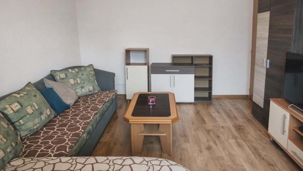 SPEKTRUM REALITY- Na PRENÁJOM  zariadený 1- izbový byt, 29 m2, Handlová, 29.Augusta