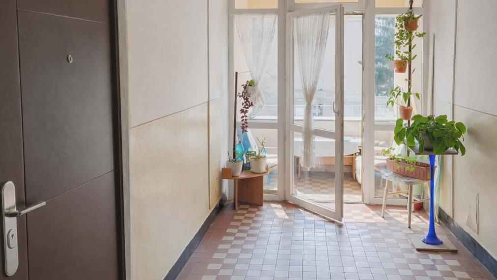 SPEKTRUM REALITY- Na PRENÁJOM  zariadený 1- izbový byt, 29 m2, Handlová, 29.Augusta