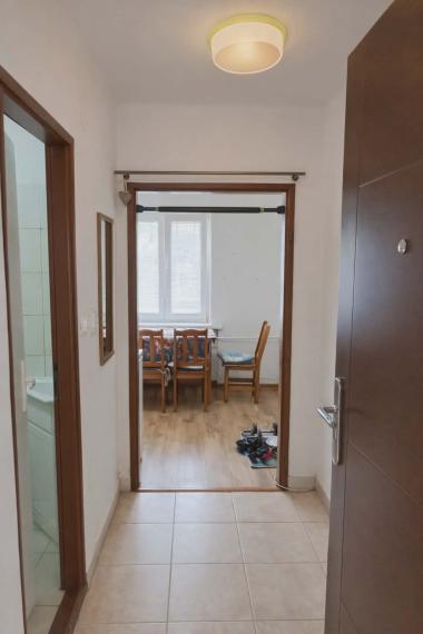 SPEKTRUM REALITY- Na PRENÁJOM  zariadený 1- izbový byt, 29 m2, Handlová, 29.Augusta