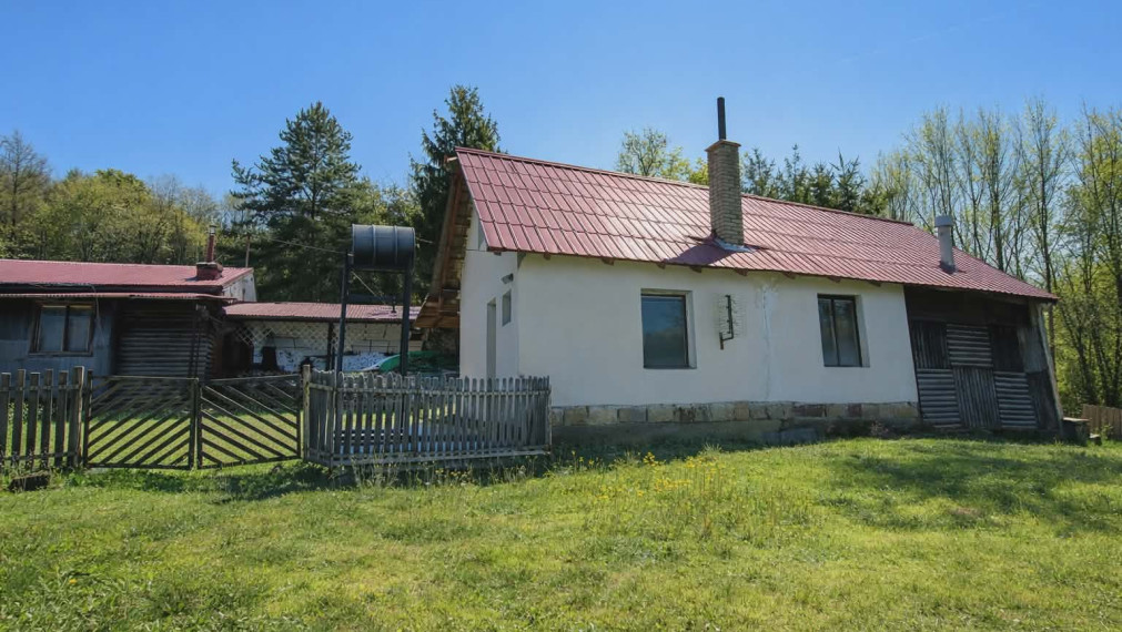 SPEKTRUM REALITY- Na Predaj Rekreačná chata v obci Vyhne, okres Žiar nad Hronom