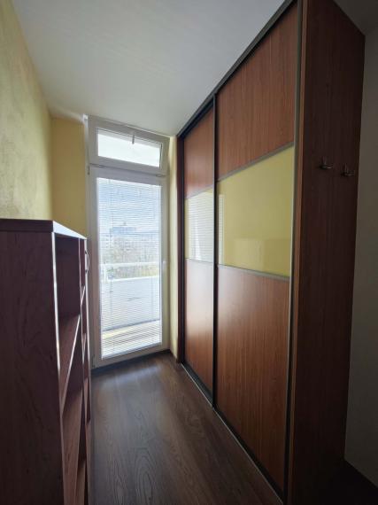 SPEKTRUM REALITY- Na PREDAJ kompletne prerobený 3.5-izbový byt, 82 m2, Prievidza