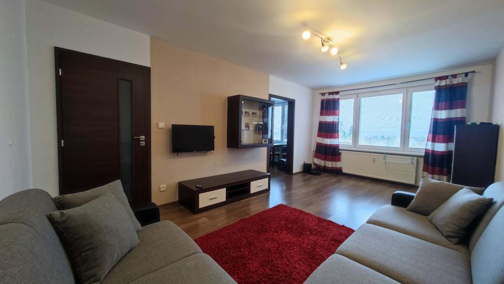 SPEKTRUM REALITY- Na PREDAJ kompletne prerobený 3.5-izbový byt, 82 m2, Prievidza