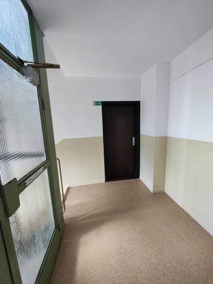 SPEKTRUM REALITY- Na PREDAJ kompletne prerobený 3.5-izbový byt, 82 m2, Prievidza