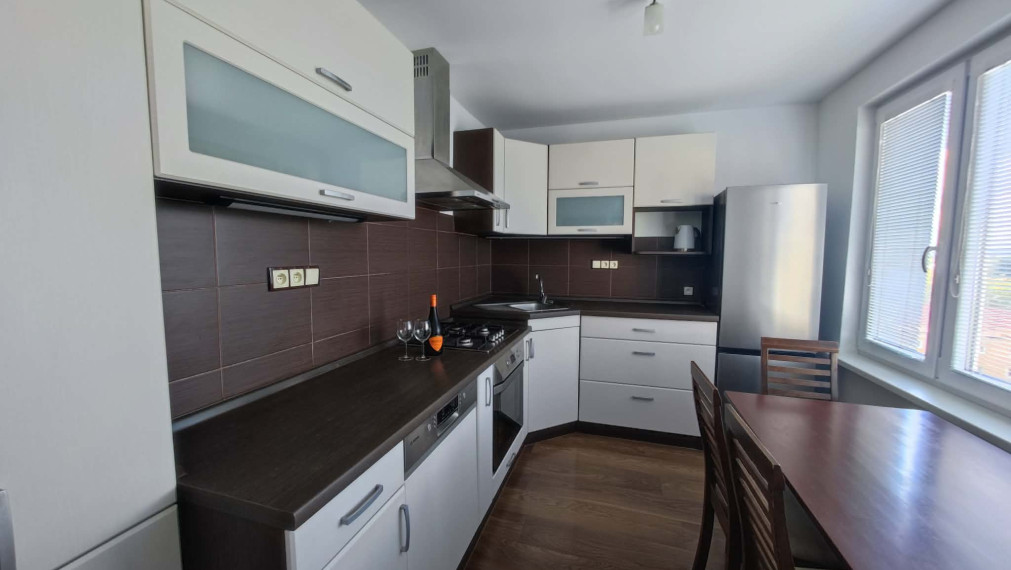 SPEKTRUM REALITY- Na PREDAJ kompletne prerobený 3.5-izbový byt, 82 m2, Prievidza