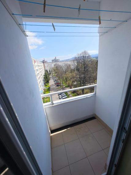 SPEKTRUM REALITY- Na PREDAJ kompletne prerobený 3.5-izbový byt, 82 m2, Prievidza