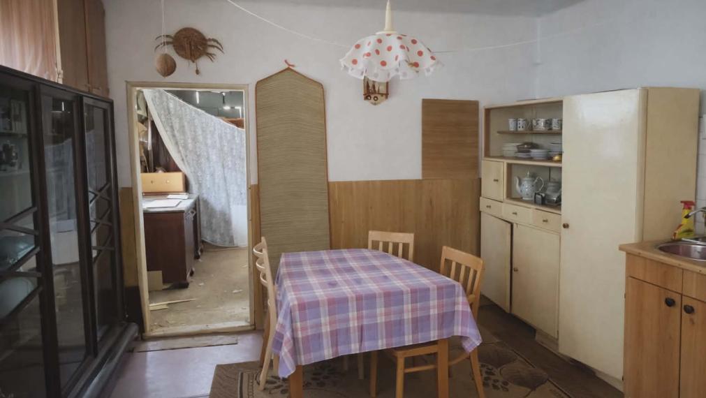 SPEKTRUM REALITY - Na Predaj  starší rodinný dom/ chalupa s pozemkom  506 m2 , Poruba, okres Prievidza