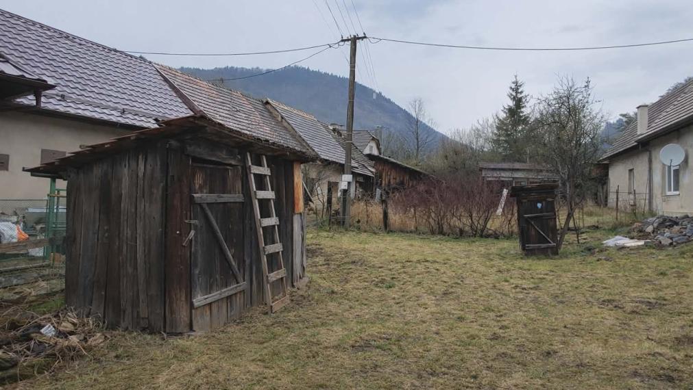 SPEKTRUM REALITY - Na Predaj rodinný dom/ chalupa s pozemkom 213 m2 , Dolná Ves, okres Žiar nad Hronom