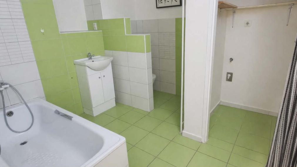 SPEKTRUM REALITY- Na PREDAJ veľkometrážny 3-izbový byt, 81 m2, Handlová, 29. Augusta