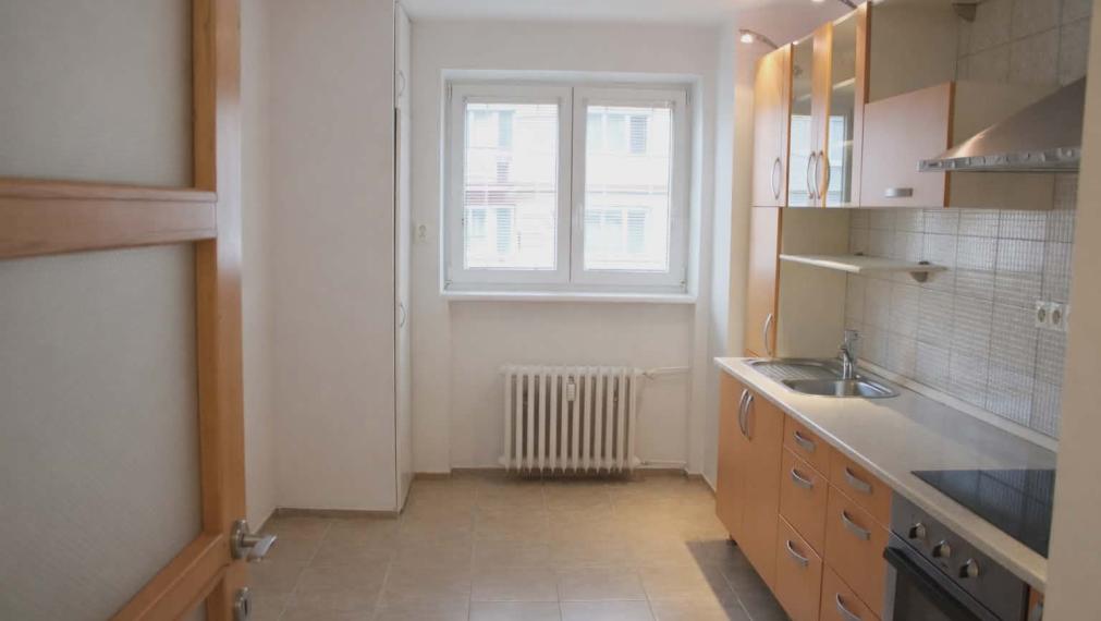 SPEKTRUM REALITY- Na PREDAJ veľkometrážny 3-izbový byt, 81 m2, Handlová, 29. Augusta