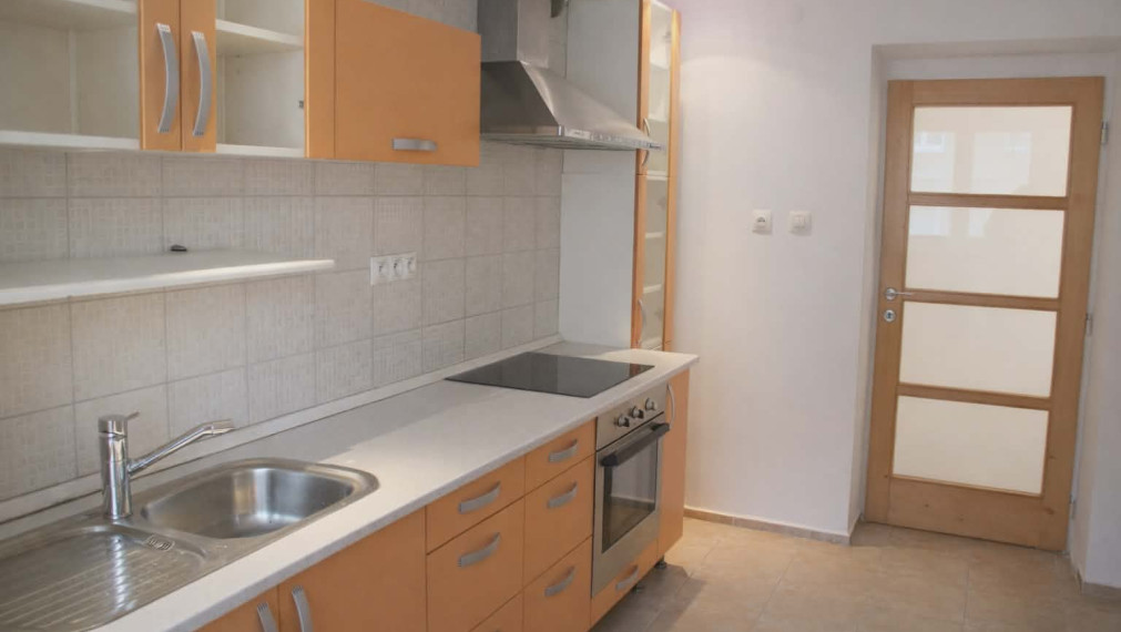 PREDANÉ-SPEKTRUM REALITY- Na PREDAJ veľkometrážny 3-izbový byt, 81 m2, Handlová, 29. Augusta