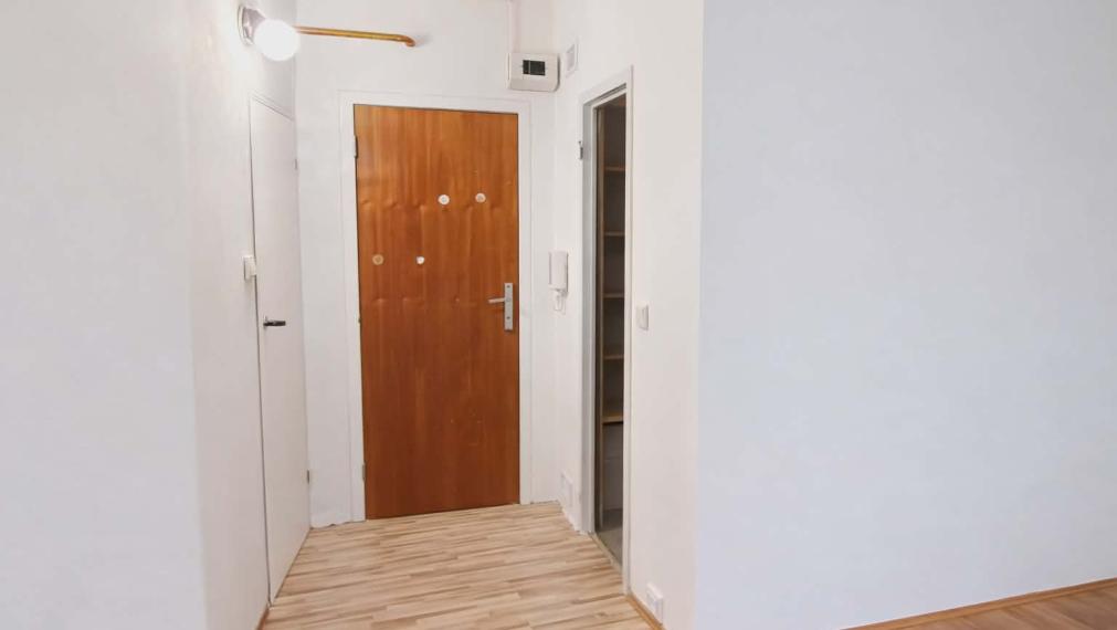 SPEKTRUM REALITY- Na Predaj 3-izbový byt, 80 m2 s loggiou, okres Prievidza, sídlisko Kopanice