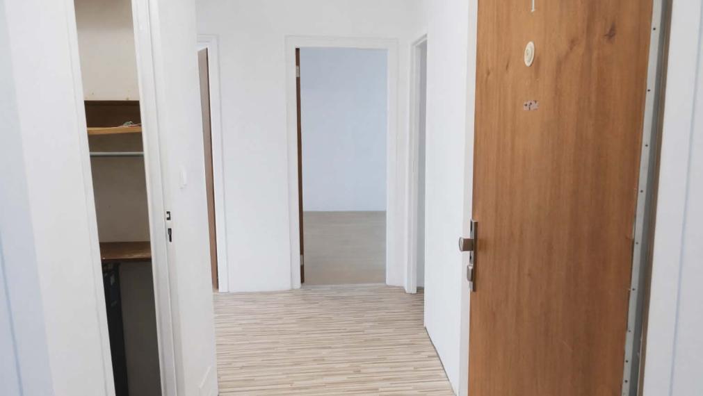 SPEKTRUM REALITY- Na Predaj 3-izbový byt, 80 m2 s loggiou, okres Prievidza, sídlisko Kopanice