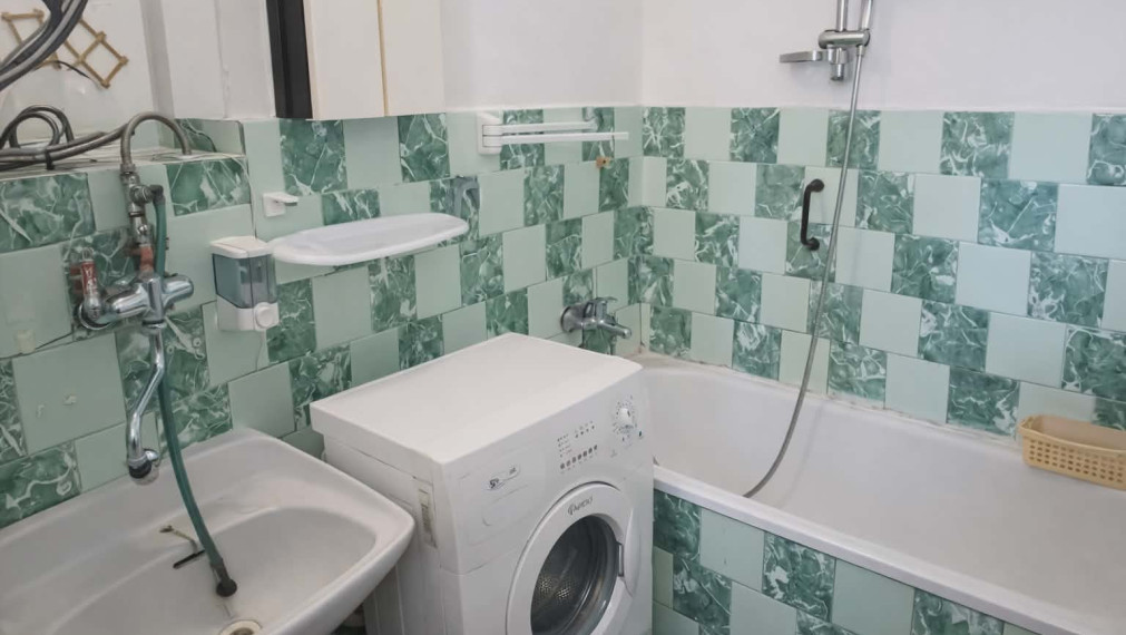 SPEKTRUM REALITY - Na PREDAJ 2 -izbový byt 60 m2, Handlová ul. Mierové námestie