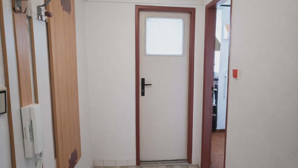 SPEKTRUM REALITY - Na PREDAJ 2 -izbový byt 60 m2, Handlová ul. Mierové námestie