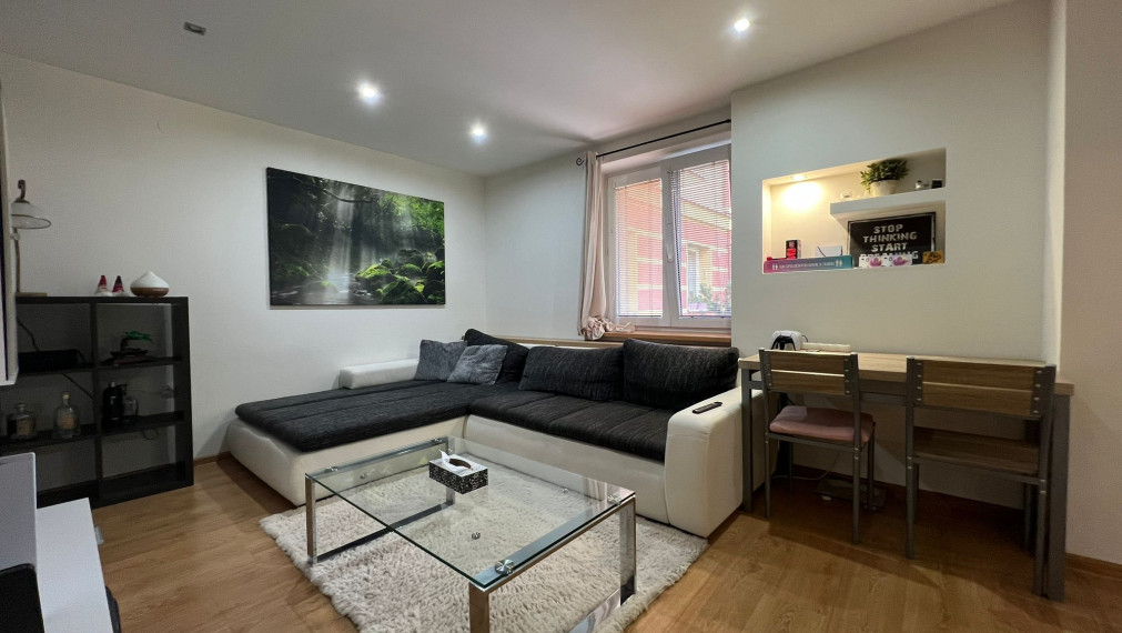 SPEKTRUM REALITY- Na PRENÁJOM komplet rekonštruovaný 2- izbový byt Handlová, ul. 29. Augusta