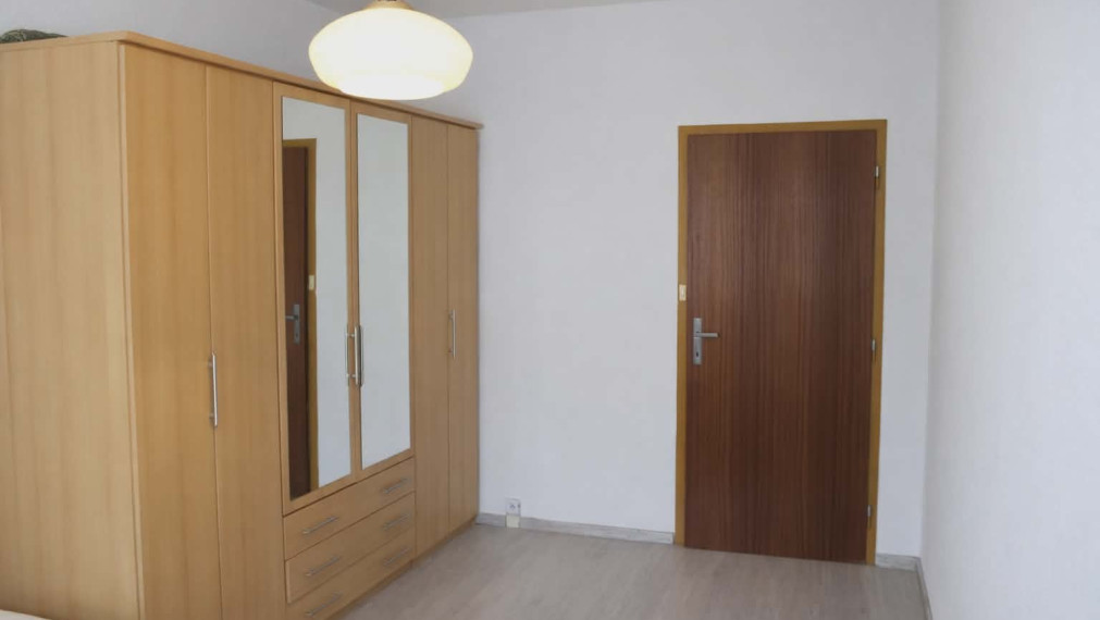 SPEKTRUM REALITY- Na PREDAJ veľkometrážny 4-izbový byt, 84 m2, Handlová, ul. Okružná