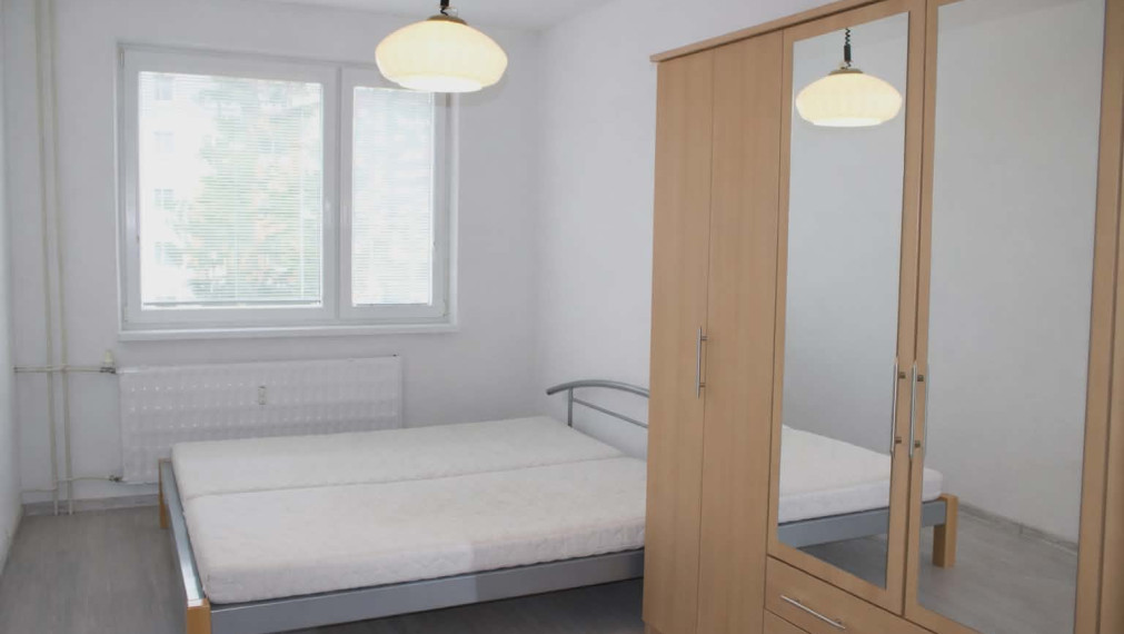 SPEKTRUM REALITY- Na PREDAJ veľkometrážny 4-izbový byt, 84 m2, Handlová, ul. Okružná