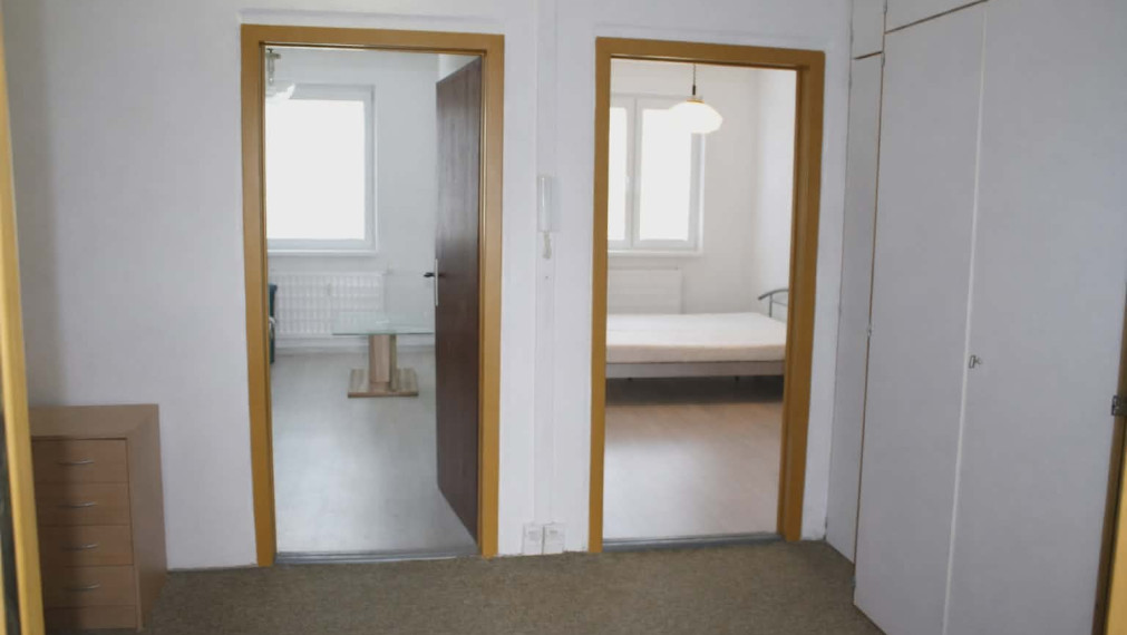 SPEKTRUM REALITY- Na PREDAJ veľkometrážny 4-izbový byt, 84 m2, Handlová, ul. Okružná