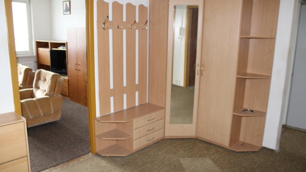 SPEKTRUM REALITY- Na PREDAJ veľkometrážny 4-izbový byt, 84 m2, Handlová, ul. Okružná