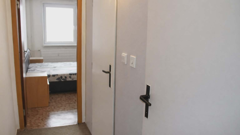 SPEKTRUM REALITY- Na PREDAJ veľkometrážny 4-izbový byt, 84 m2, Handlová, ul. Okružná