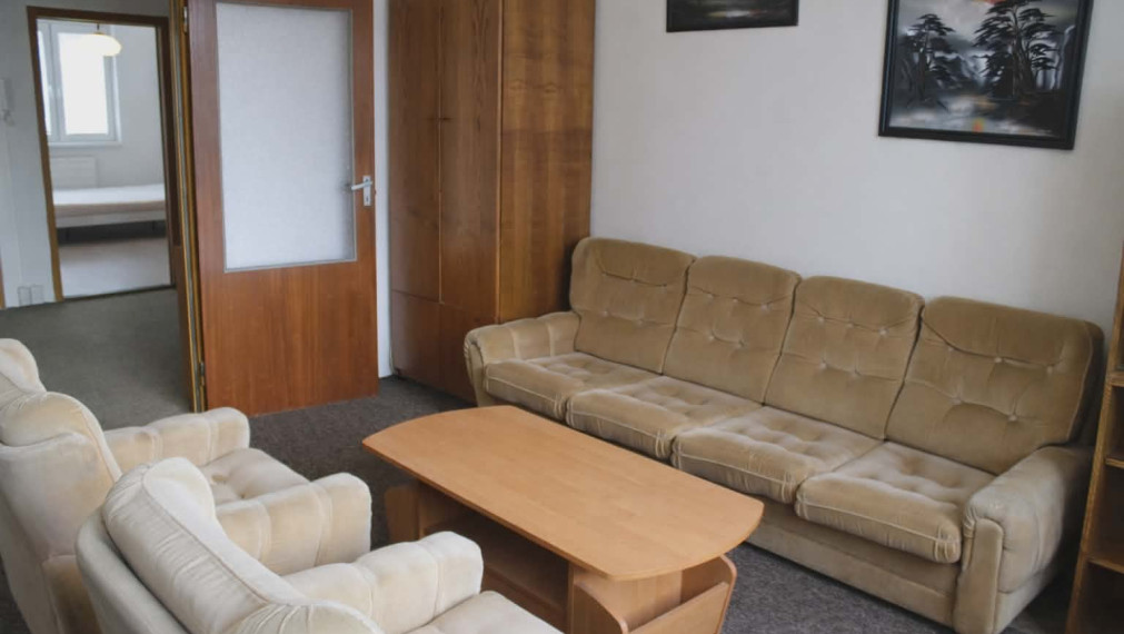 SPEKTRUM REALITY- Na PREDAJ veľkometrážny 4-izbový byt, 84 m2, Handlová, ul. Okružná