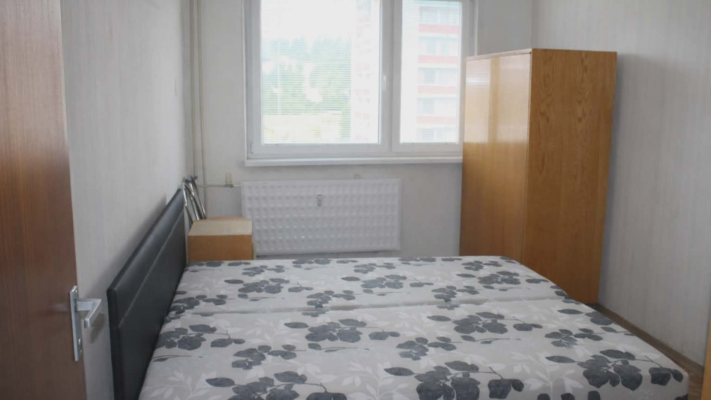 SPEKTRUM REALITY- Na PREDAJ veľkometrážny 4-izbový byt, 84 m2, Handlová, ul. Okružná