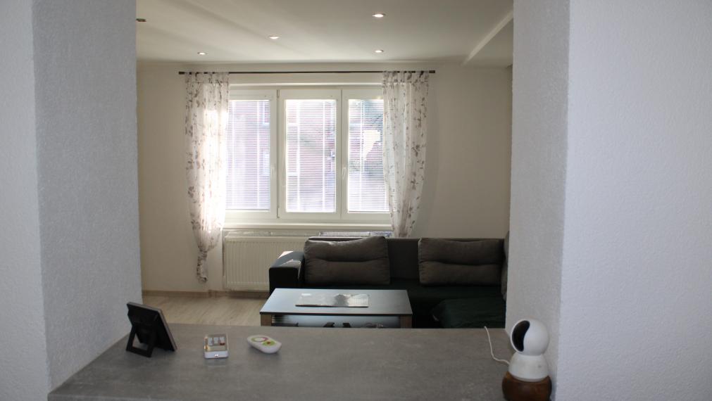 SPEKTRUM REALITY- Na PRENÁJOM komplet rekonštruovaný, zariadený 2- izbový byt Handlová, ul. Poštová