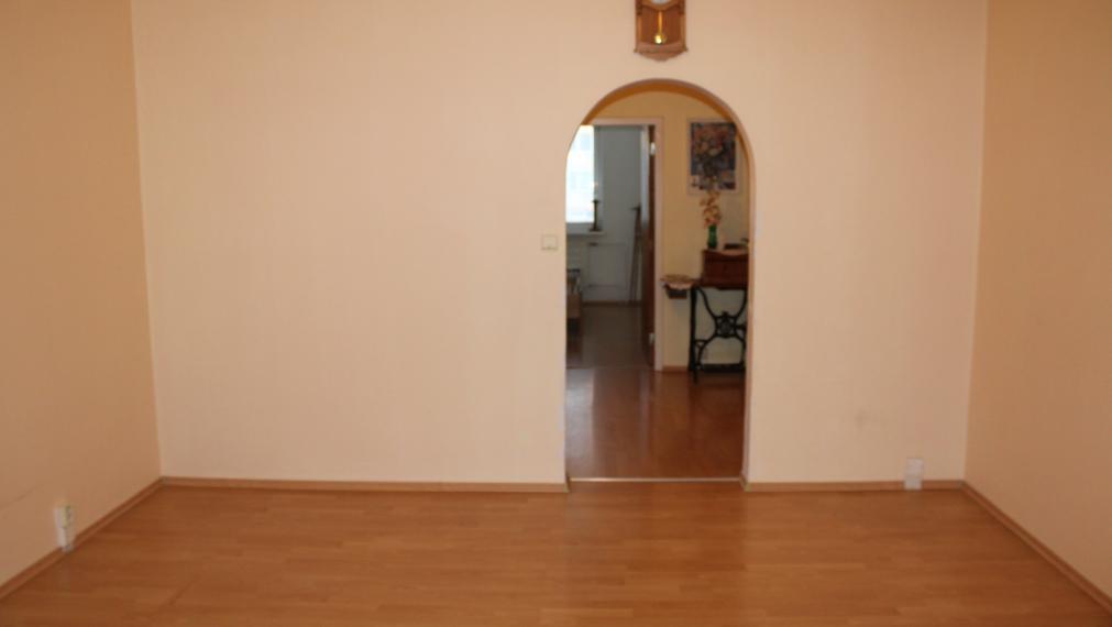 SPEKTRUM REALITY- Na PREDAJ  3-izbový byt, 64 m2 s loggiou, Prievidza, sídlisko Zapotôčky