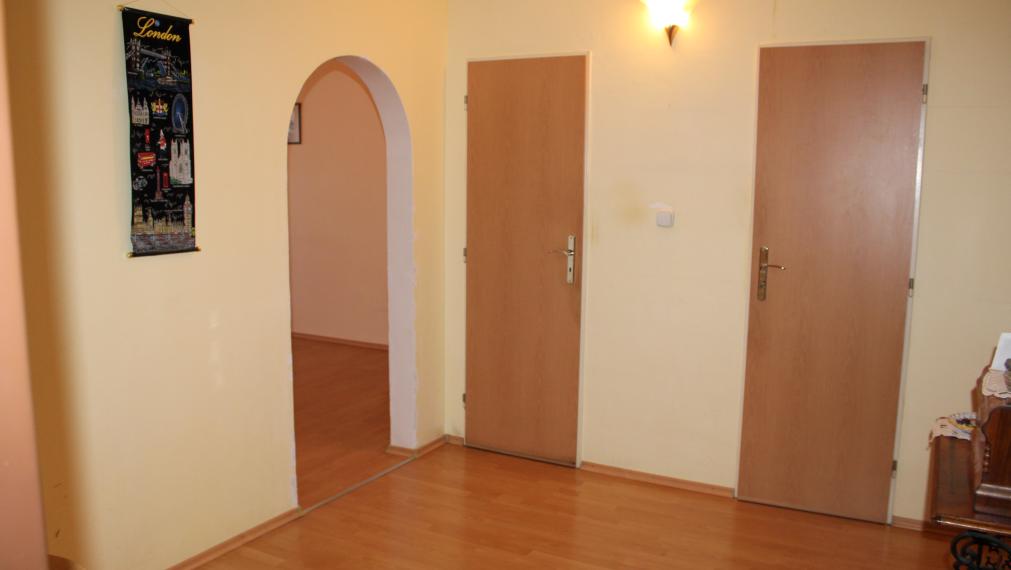 SPEKTRUM REALITY- Na PREDAJ  3-izbový byt, 64 m2 s loggiou, Prievidza, sídlisko Zapotôčky