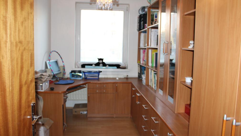 SPEKTRUM REALITY- Na PREDAJ  3-izbový byt, 64 m2 s loggiou, Prievidza, sídlisko Zapotôčky