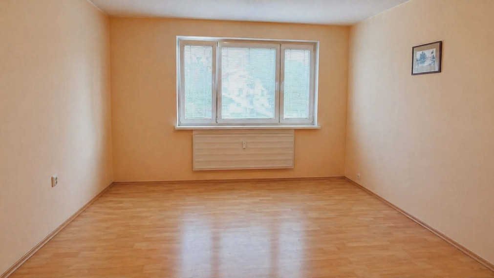 SPEKTRUM REALITY- Na PREDAJ  3-izbový byt, 64 m2 s loggiou, Prievidza, sídlisko Zapotôčky