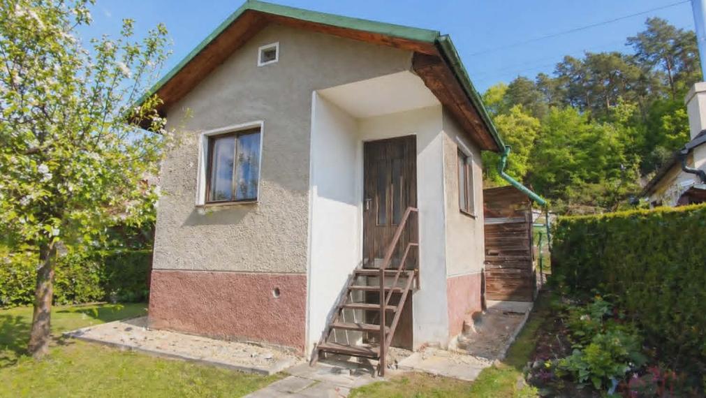 SPEKTRUM REALITY- Na Predaj murovaná, záhradná chatka s pozemkom 311 m2,, záhradkárska osada 600 ročnica " Prievidza