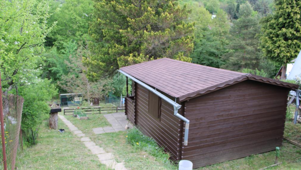 EXKLUZÍVNE- SPEKTRUM REALITY- Na Predaj záhradná chatka s pozemkom 398 m2,, záhradkárska osada Mier " Handlová